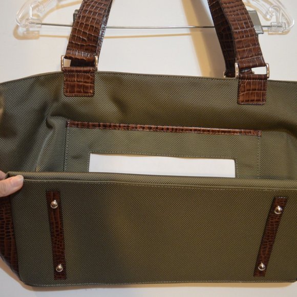 LEE's Needle ART Handle Bag Large Green Hacki faux Leather Handles approx. 18x11 - Picture 2 of 16